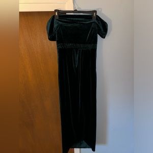 Lulu’s emerald green velvet maxi dress